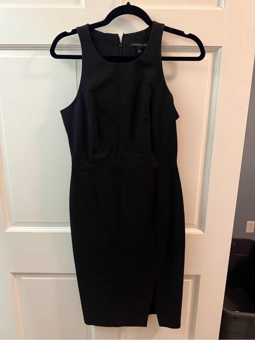Banana Republic Black Sleeveless Sheath Dress